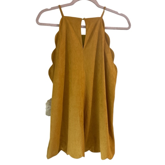 NWT Altar'd State Gold Relaxed Sleeveless Camisole - Picture 3 of 5